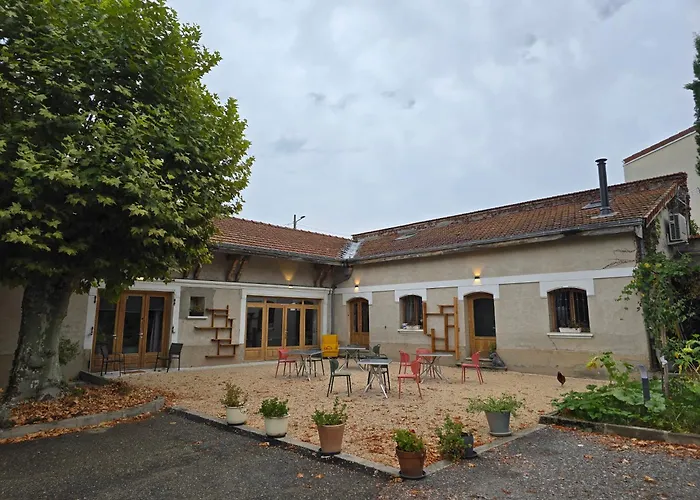 Les D'hotes Du Chateau Eclosion Bed & Breakfast *